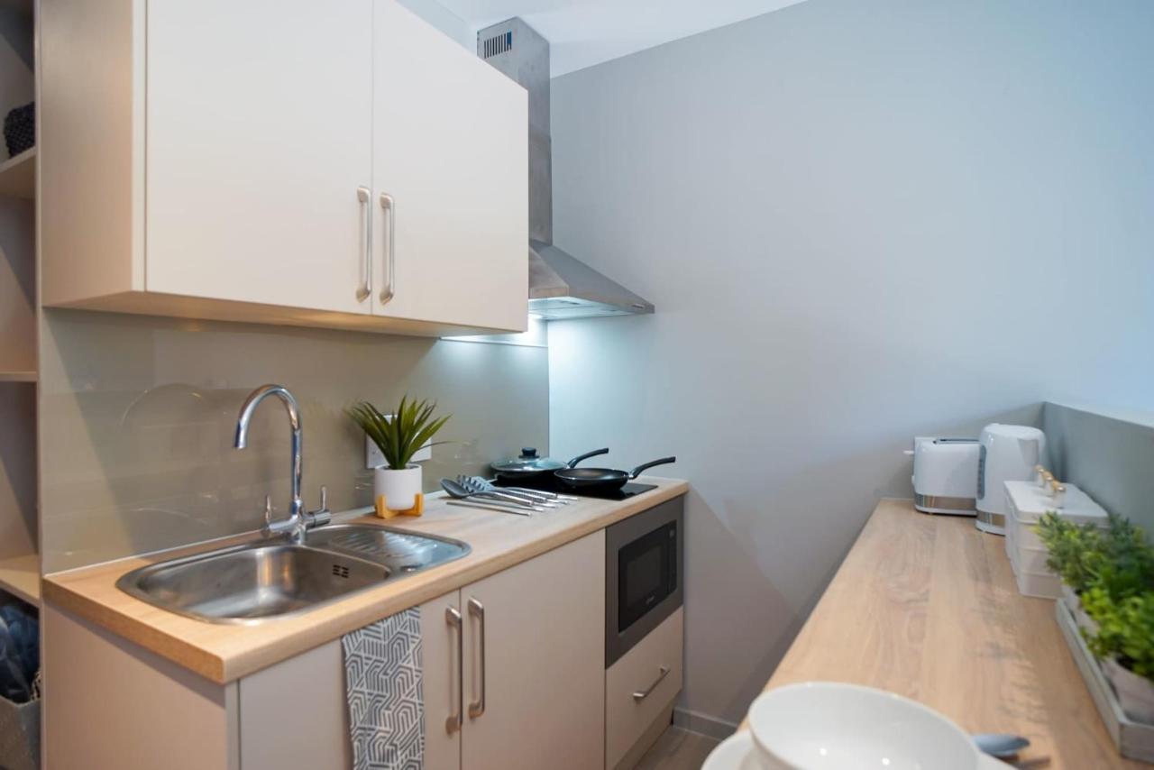 Bright Modern Studios And Private Bedrooms With Shared Kitchen At Straits Meadow Near Edinburgh City Centre Exterior foto